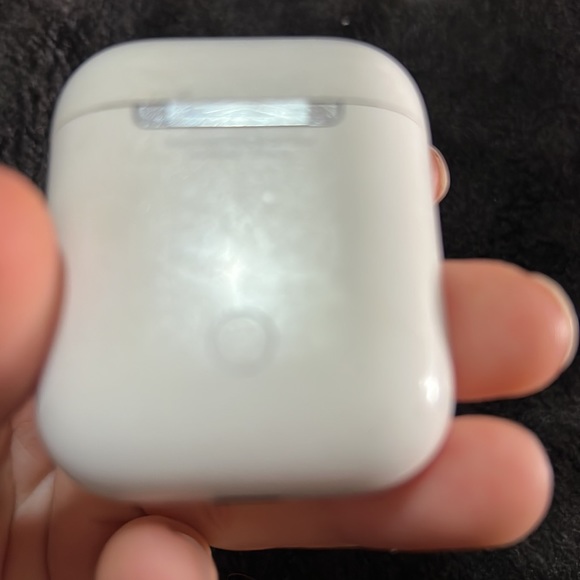 AirPods - Picture 3 of 4